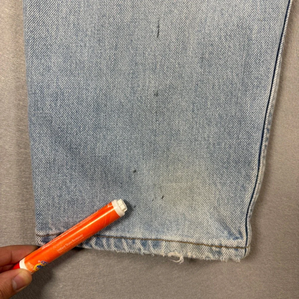 Vintage Levis 550 Jeans Men 34x30 Light Wash Blue Relaxed Fit Tapered Distressed
